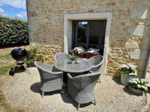 Luxury 1 bed house with shared pool