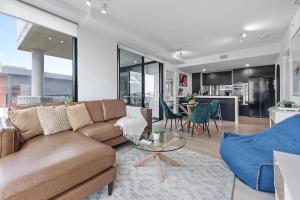 South Bank Sensational - 2Bed-2Bath-1Car-Pool