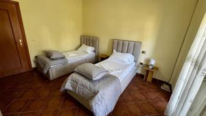 Spacious 3-Bedroom Apartment with Garden & Balcony in Tirana