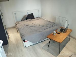 Love hotels Un bout de campagne a Paris : photos des chambres