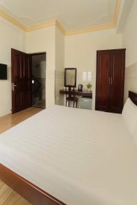 Spring Hung Anh Hotel - Sân Bay TSN