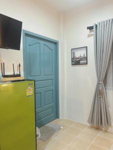 Cozy House blue in Fishermans village