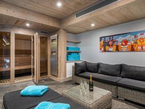 Chalets Chalet d'Exception avec Piscine, Sauna et Hammam a Courchevel - FR-1-568-6 : photos des chambres