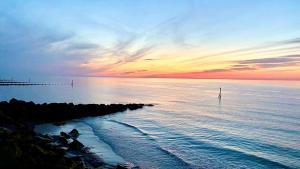 Luxury Garden Flat by the Sea, Captains Quarters