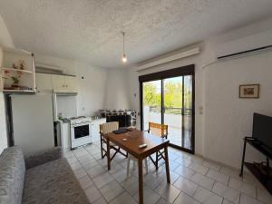 Cozy seaside apartment 150m from Agiokampos beach