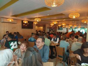 Sejours chez l'habitant Very nice private Appartment 1 living room with sofa bed 1 bedroom 1 bathroom with toilet 1 Kitchen : photos des chambres