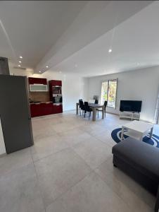 Grand appartement 3 chambres a 50 m de la plage