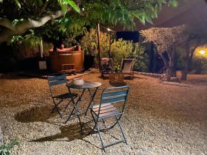 Maisons d'hotes Cabanon Tihou bain nordique privatif piscine havre de paix : photos des chambres