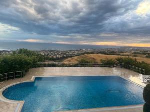 Luxury Mansion Amazing View, Hidden Garden