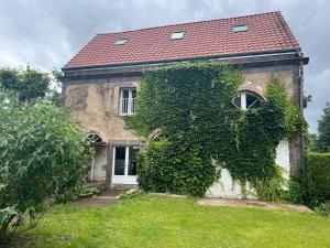 La Grange de Saint-Martin Les écuries du Chateau St-Martin