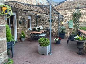Sejours chez l'habitant LA VIE DE CHATEAU EN TOUTE AMITIE ET SIMPLICITE : photos des chambres