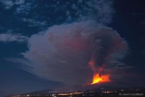Tra il fuoco dellEtna e Taormina