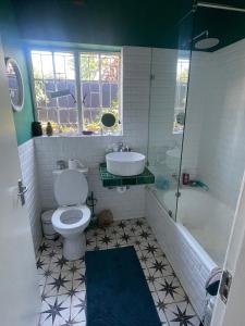 Charming home with harbour views