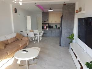South Coast Apartments AL2