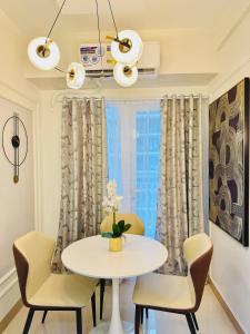 Stylish Condo Room in Iloilo City with Shared Pool