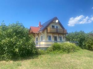 Seasons & Connections