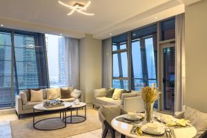 Modern Living with Canal Views, Near Burj Khalifa and World Trade Center