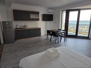 Studio in bloc nou langa Epava
