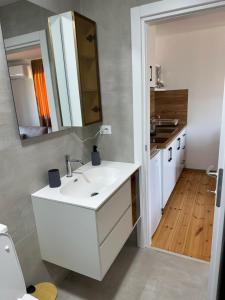 Lake Escape Villa Shirokë