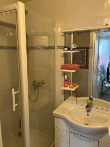 Pretty little modern studio