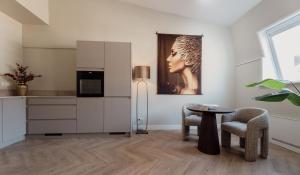 Luxurious Apartment with equipped kitchen