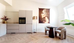 Luxurious Apartment with equipped kitchen