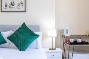 Entire Home on Beach Front, Sleeps 25 with Free Parking