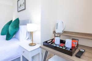 Entire Home on Beach Front, Sleeps 25 with Free Parking