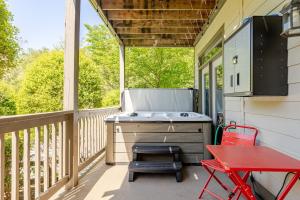 Majestic views of Mountains and Water- The Perch