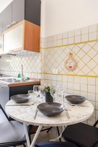 Vatican Area Stylish 2BR Fast WiFi & AC