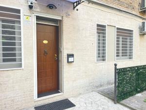 Casa Miseno, independent apartment near Metro B