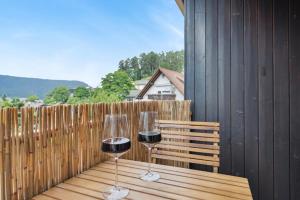 Schwarzwald-Oase mit Balkon und Parkplatz