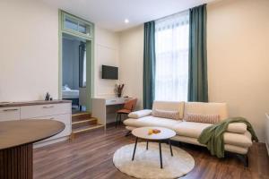 Harmonia Apartments