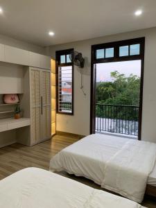 Blue in the middle of the ancient capital