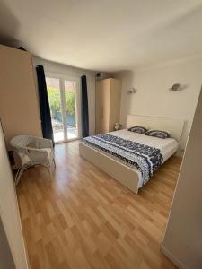 Villas Villa Nizas Enchantee : photos des chambres