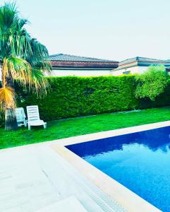 Çeşme Alacatı Müstakil Havuzlu Villa