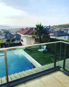 Çeşme Alacatı Müstakil Havuzlu Villa