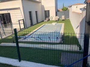 Villas Villa climatisee piscine aire de jeux : photos des chambres