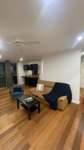 Modern 3BR home, Close to parliament , Canberra