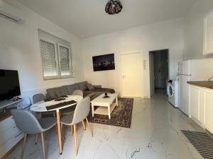 Ori-Apartament Golem Albania