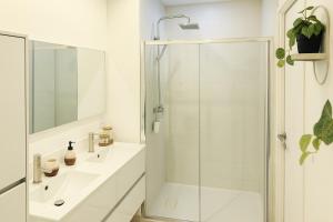 Maisons de vacances Maison moderne jardin piscine et parking prives, pres d-Aix Centre : photos des chambres