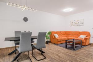 Apartmaji Gašperčič, NEJC 