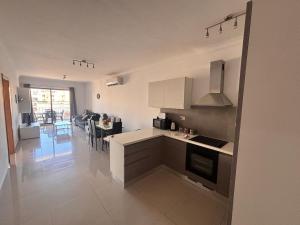 Spacious renovated 3 bedr in central of Bugibba