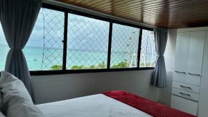 Apto Espaçoso Beira-Mar na Pajuçara 802