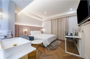 Munhyeon Signature Denbasta Hotel