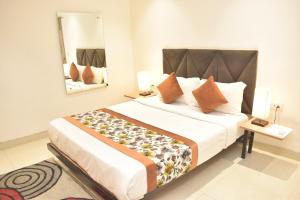 Qotel Comfort Chattarpur - Opposite Tivoli Garden Near Chattarpur Metro