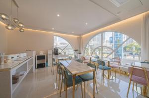 Munhyeon Signature Denbasta Hotel