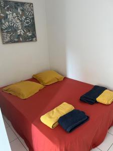 Hauteurs de Toulon : Charmant studio piscine