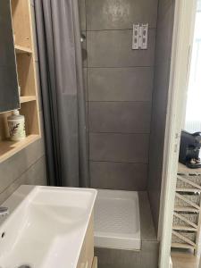 Appartements Eclat faubourg I Climatisation I Proche gare I Parking : photos des chambres