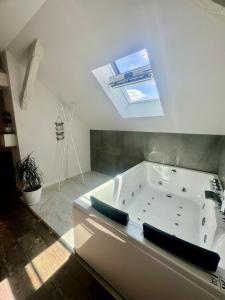 Appartements Comfort Jacuzzi New Apartment in Nilvange : photos des chambres